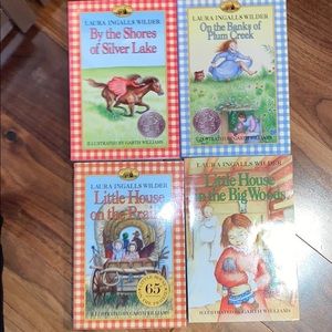 🐰2/15$ Laura Ingalls Wilder Set of 4 Books